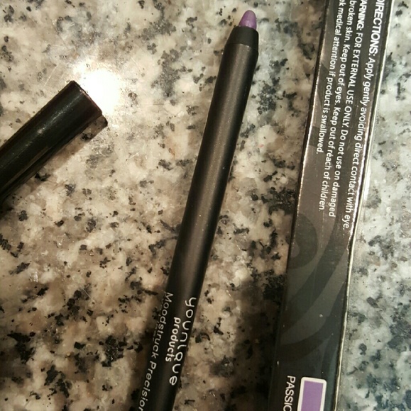 Passionate purple eye linet