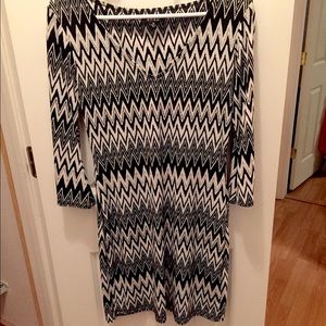 Black and white patterned dress 3/4 sleeves