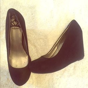 Fergalicious black wedges