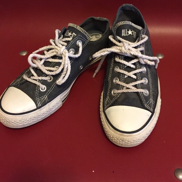 CONVERSE! size 8.5 women's