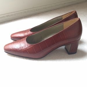 NEW Talbots Kitten Heels