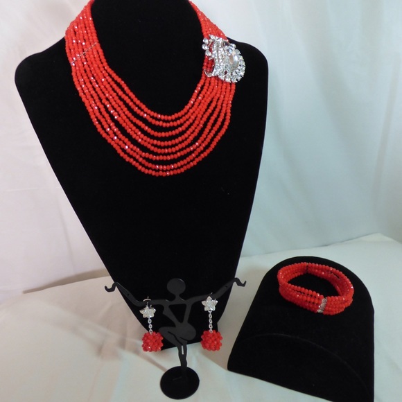 Beautiful Jewelry Set - Picture 3 of 4