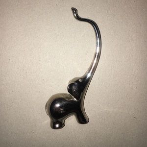 silver elephant ring holder