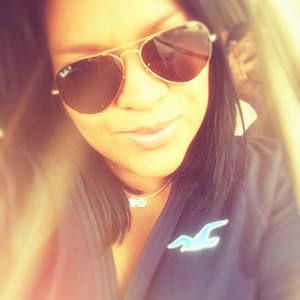 Meet your Posher, Dina e.