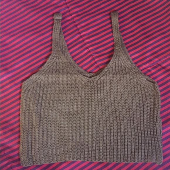 NWOT•SEXY KNIT SPAGHETTI STRAP CROP TOP - Picture 2 of 3