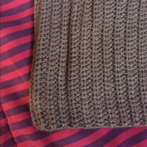 NWOT•SEXY KNIT SPAGHETTI STRAP CROP TOP - Picture 3 of 3