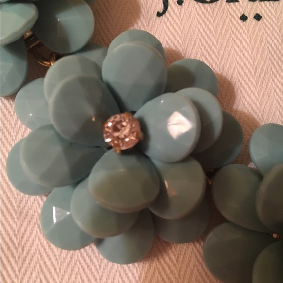 🎀NEW🎀J.Crew Flower Burst Necklace - Picture 2 of 4