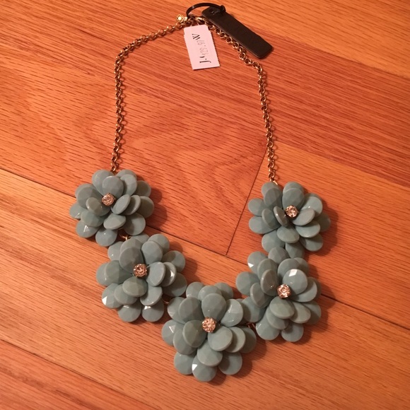 🎀NEW🎀J.Crew Flower Burst Necklace - Picture 4 of 4