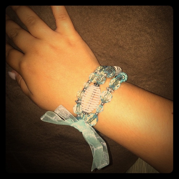 Beaded tristrand bracelet