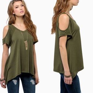 NWOT•SEXY SHOULDER-HOLE DESIGN TOP/BLOUSE
