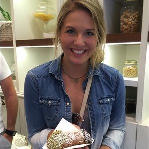 Meet your Posher, Holly