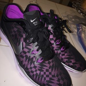 📍SALE📍BRAND NEW NIKE FREE RUNS 5.0