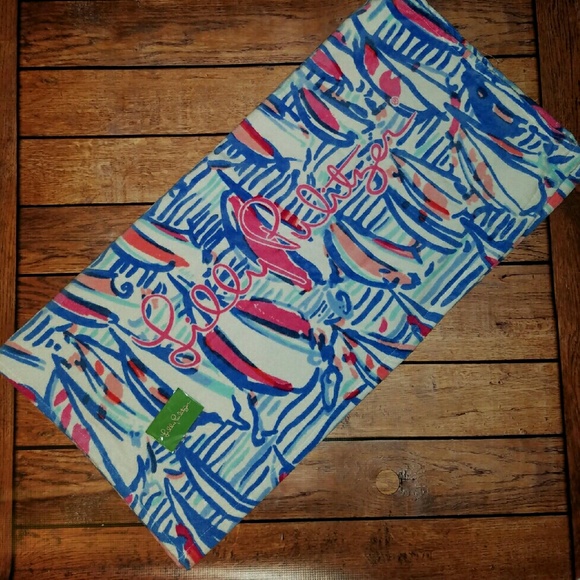 NWT RRR Red Right Return Towel