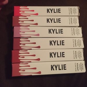 BUYERS BEWARE fake kylie lipstick