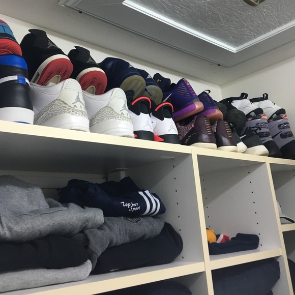 Jordans , nikes - Picture 1 of 1