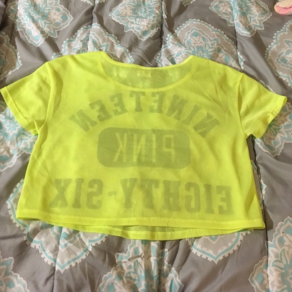 SOLD!! Size XS - VS PINK neon yellow cropped tee - Picture 2 of 4