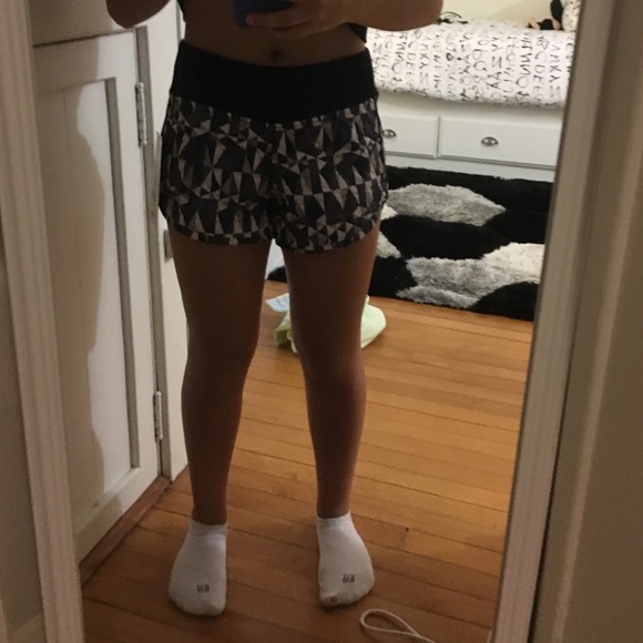 ❌NEW Lululemon shorts - Picture 4 of 4