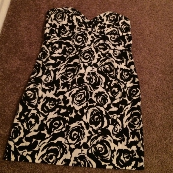 Floral black and white strapless/mini dress