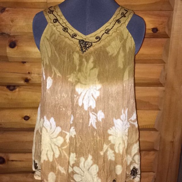 🔵Beautiful beaded tank top! - Picture 3 of 5