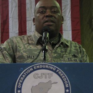 Meet your Posher, Kenneth