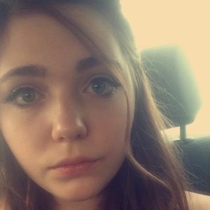 Meet your Posher, Hayley