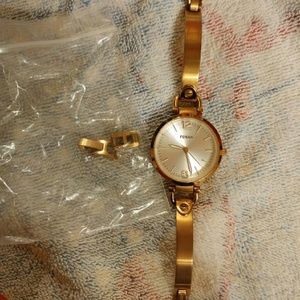 Rose gold women's fossil watch
