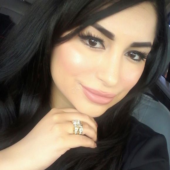 Meet your Posher, Erika