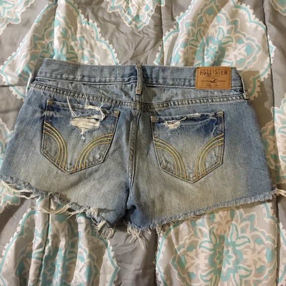 Size 1 - Hollister jean shorts with studs - Picture 2 of 4