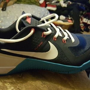 Meet your Posher, Kelvis