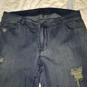 Forever 21 Plus size jeans size 16 ripped ankle