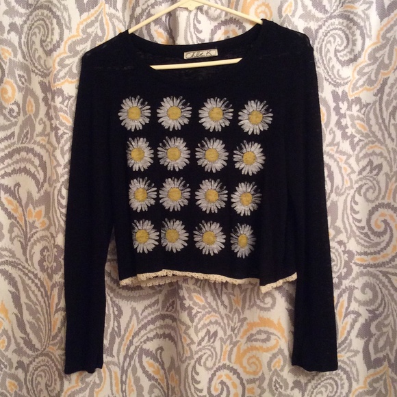 Black long sleeve semi crop