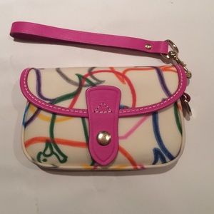 Dooney & Bourke wristlet