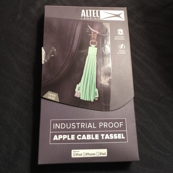 Bag charm/Apple lightning charger