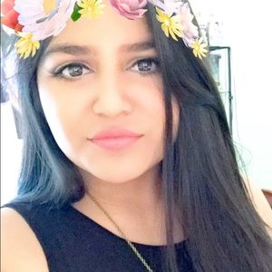 Meet your Posher, Dalia