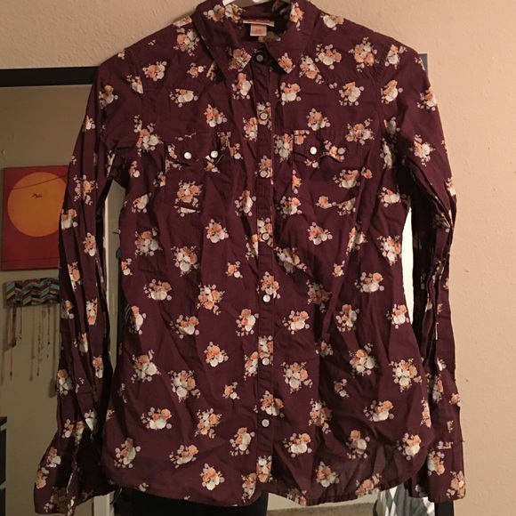 Mossimo Button Up Shirt