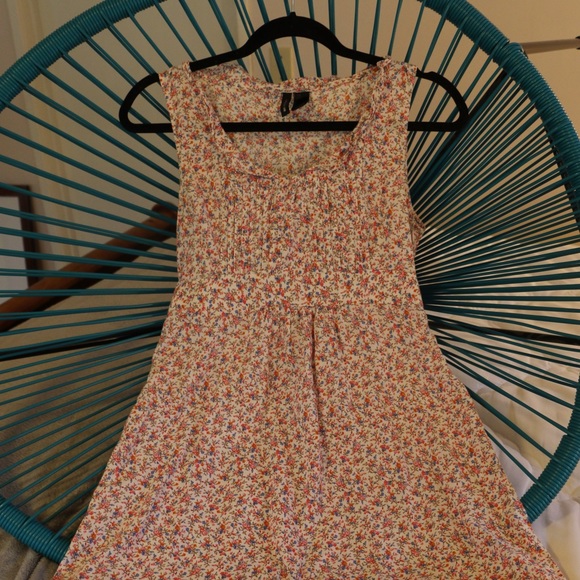 Mango Dresses & Skirts - Mango Floral Dress