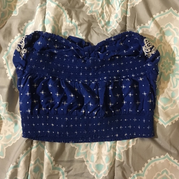 NWOT! Size M - Hollister blue crop top - Picture 2 of 4