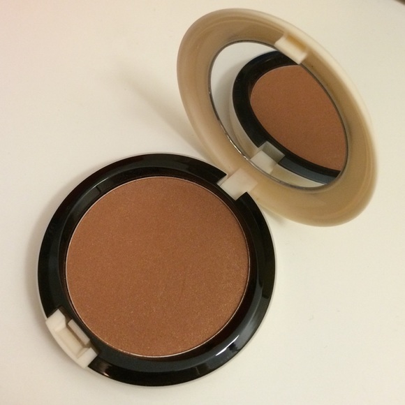 MAC Refined Golden Bronzing Powder