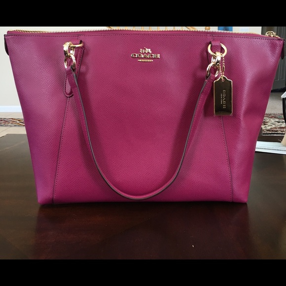 Coach Handbags - NWT Coach Crossgrain Leather Ava Chain Fuchsia