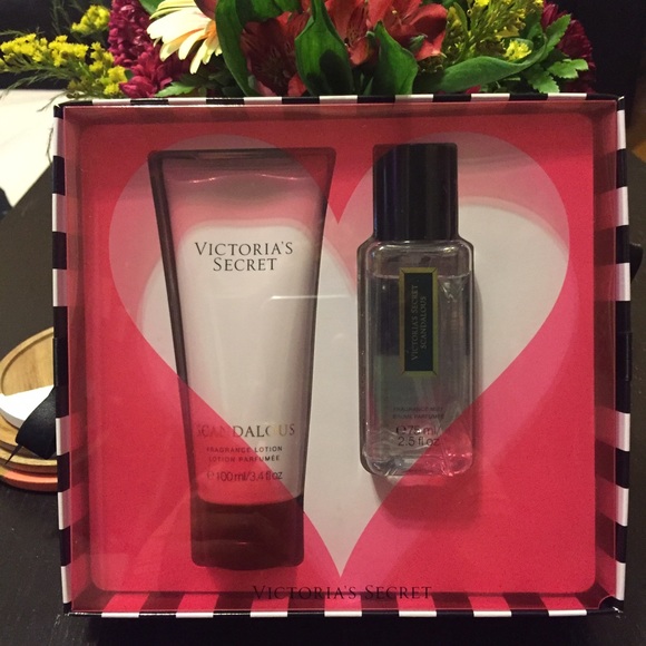 Make an offer! Victoria's Secret Scandalous set
