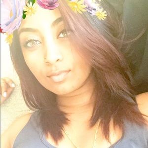 Meet your Posher, Dennise