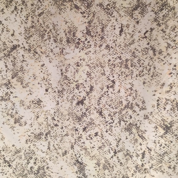 Pretty Cream quarter sleeve blouse - Picture 2 of 3