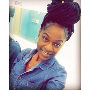 Meet your Posher, Safiya