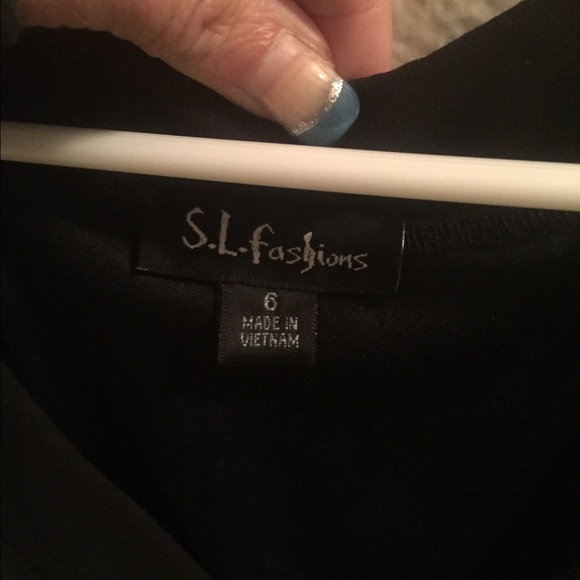 Black Dress - Picture 4 of 4