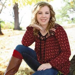 Meet your Posher, Lara