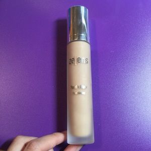 SOLD-Zelens Youth Glow Foundation in Beige