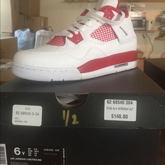 Retro 4 - Picture 1 of 1