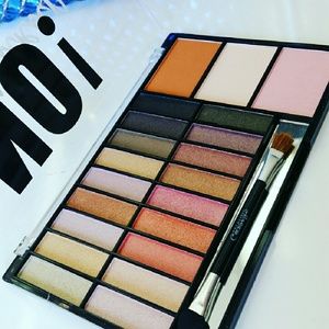 CheryMoya's "No Make Up" eyeshadow pallete
