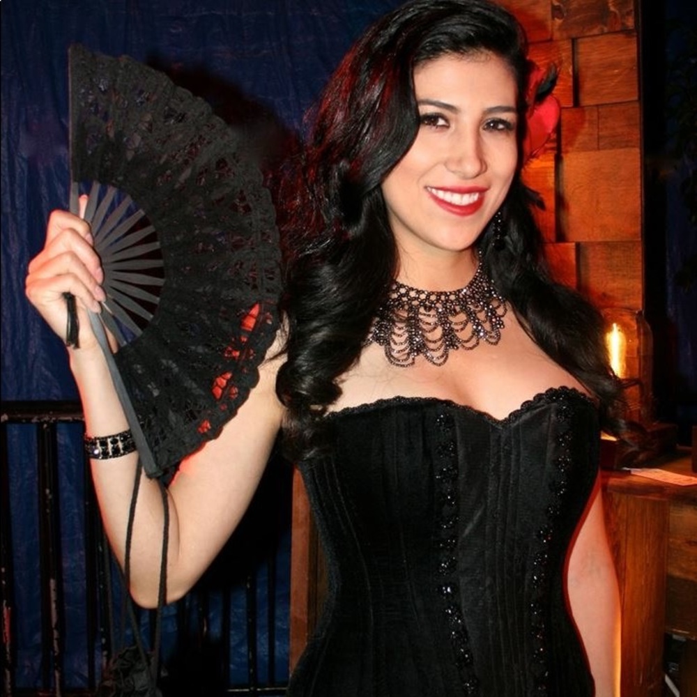 Meet your Posher, Lilly