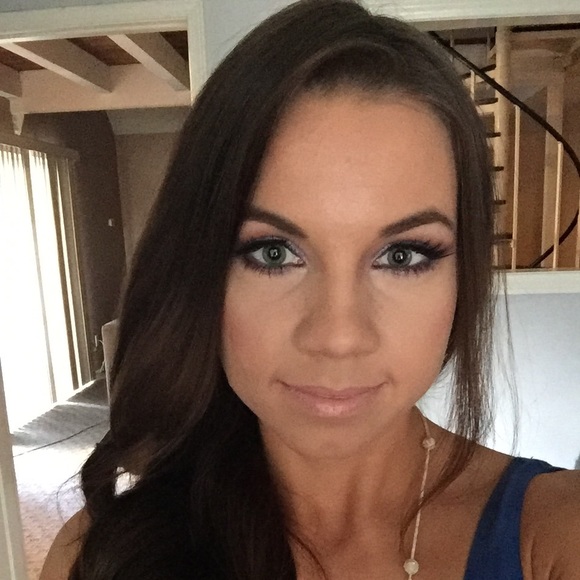 Meet your Posher, Valerie